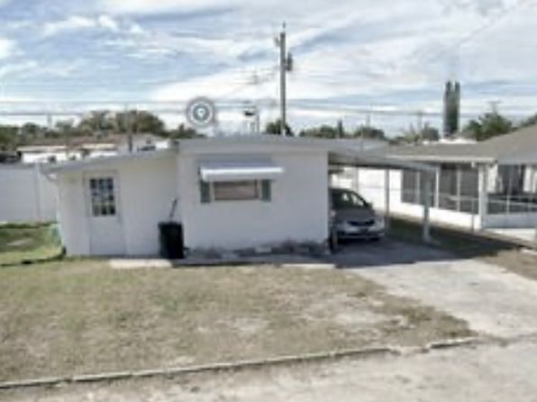 1935 Orange Dr #1