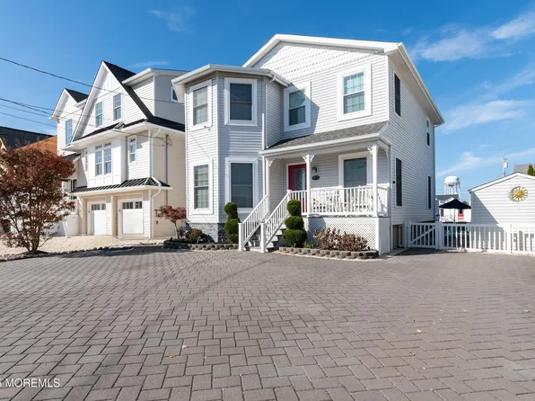 24 Dorothy Dr, Manahawkin, NJ 08050