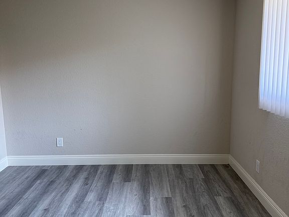 2nd image of 831 S Greenwood Ave #13
