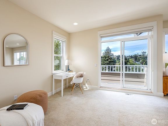 4th image of 3030 31st Avenue W