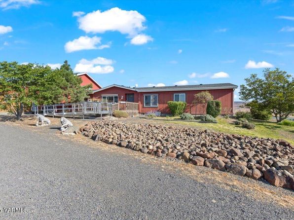 761 Point Dr, Selah, WA 98942