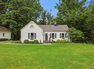 260 Girdle Rd, East Aurora, NY 14052