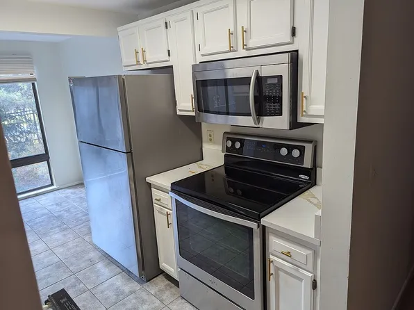 18204 Swiss Cir APT 203, Germantown, MD 20874