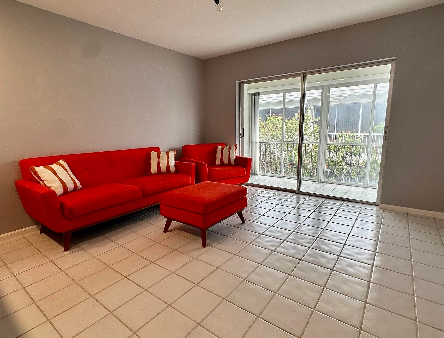 1 bed, 1.5 bath, 756 sqft, $1,700 — Photo 3