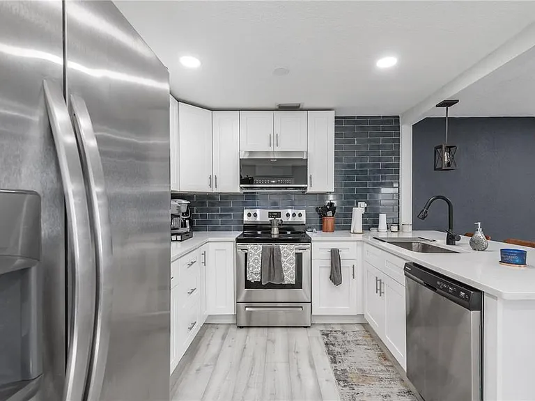 806 E Hamilton Ave — Photo 11