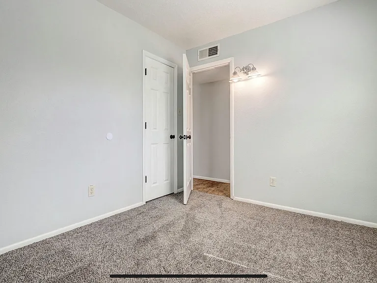 6000 Northland Ave NE — Photo 7