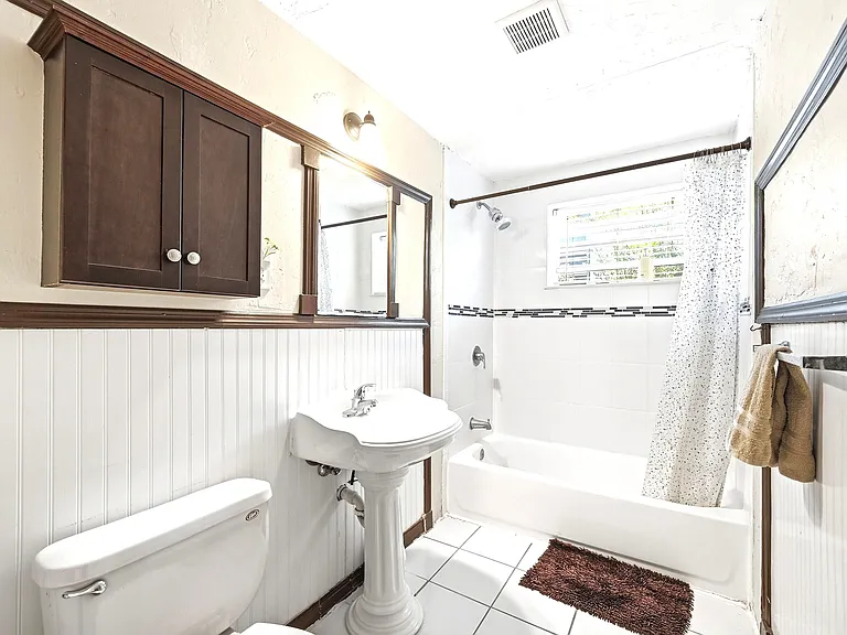 1516 SW 24th St — Photo 13