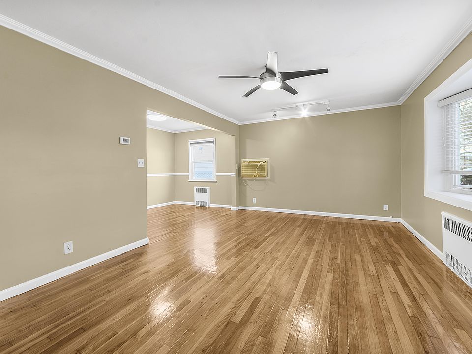 1st image of 8250 268th St
