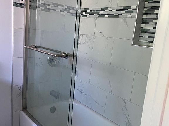 3rd image of 546 W Fremont Ave