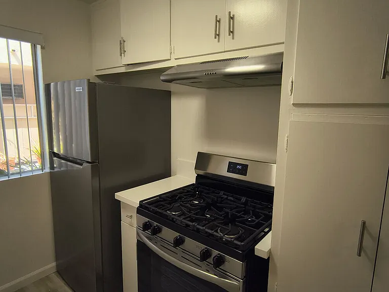 650 Westmount Drive — Photo 8