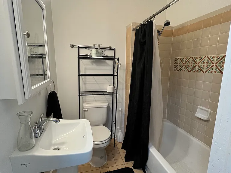 132 King St #2 — Photo 4