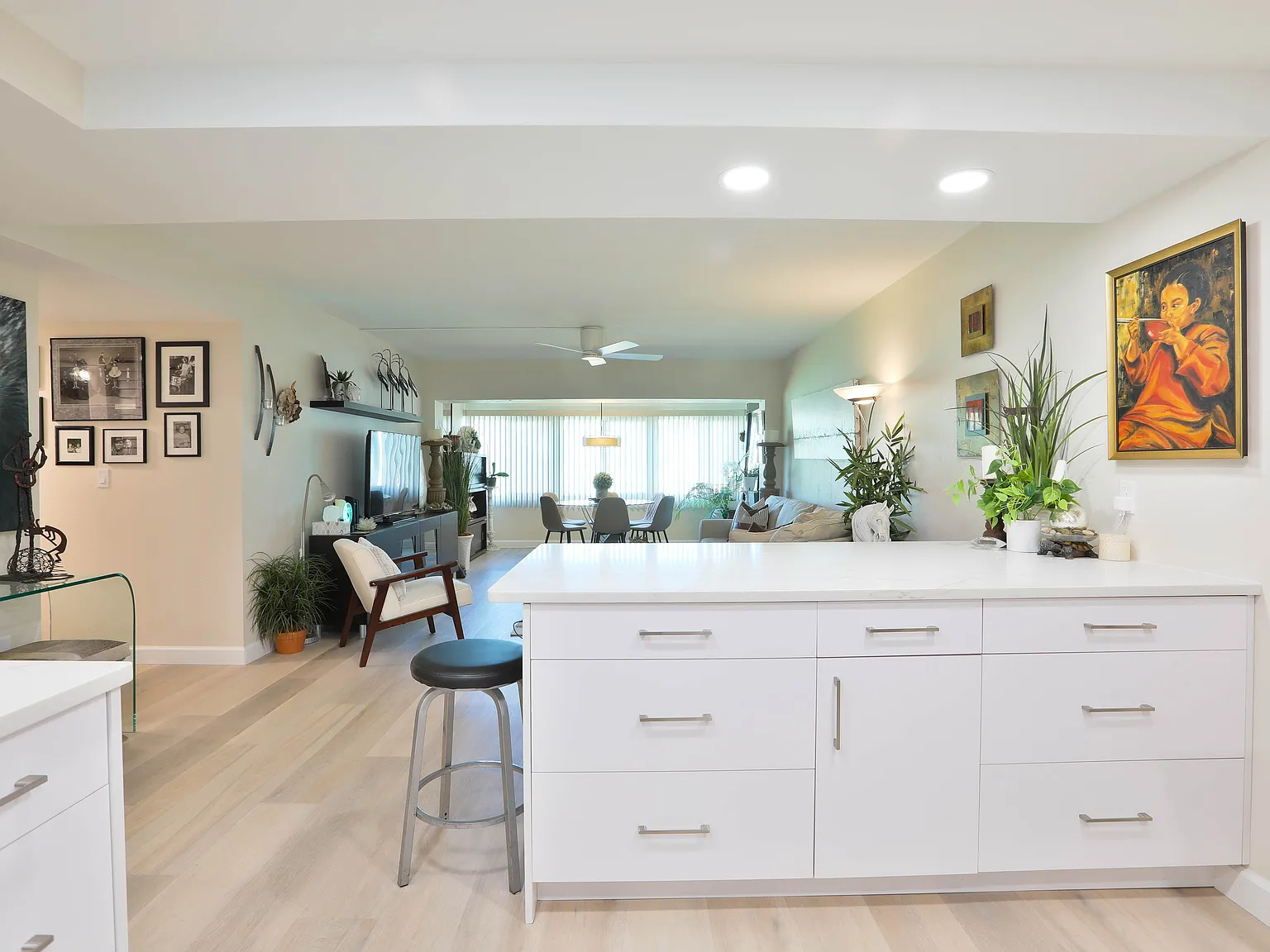 2 bed, 1015 sqft, $1,800 — Photo 4