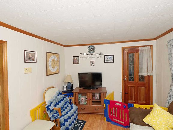 5th image of 74 Viall Ave