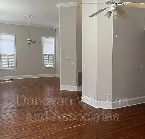 135 E Wilson Ave #E — Photo 9