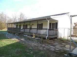 342 Calder Ridge Rd #D, Belpre, OH 45714