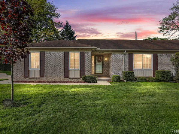 22704 Shoreview Ct, Saint Clair Shores, MI 48082