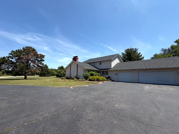 5009 Whispering Pine Cir, Thomson, IL 61285