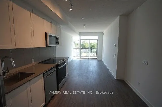681 Yonge St #227 — Photo 6