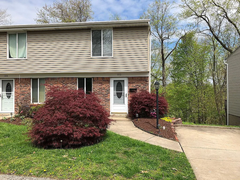 102 Fischer Ave photo 1