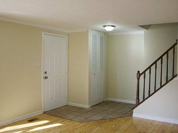 2nd image of 8225 Lexington Dr