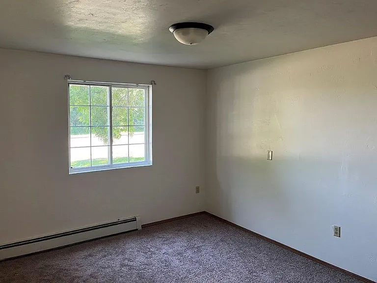 220 W Valley Rd — Photo 11