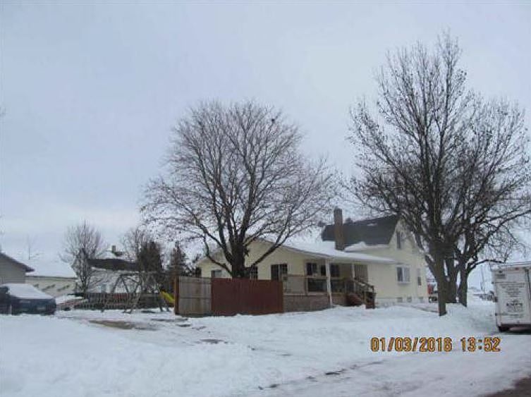 2nd image of 212 E Mill St