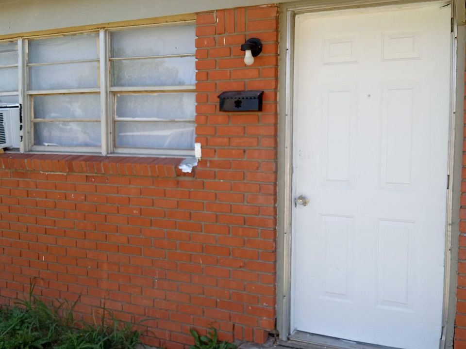 1st image of 1317 Evergreen St #4