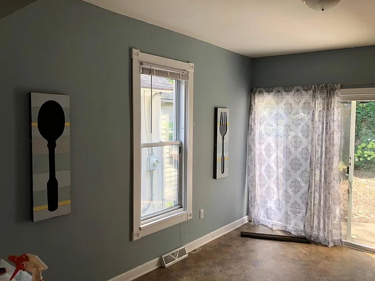 Dining room.
