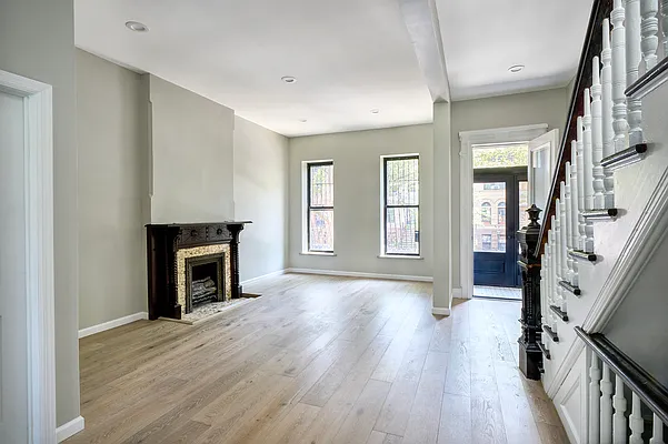 Rented by Compass | media 2