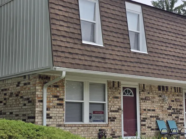 1755 Maisonette Dr, Lansing, MI 48911