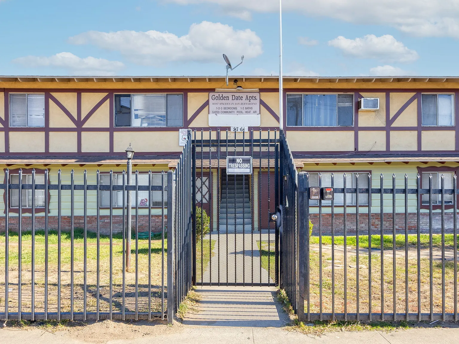 Golden Date Apartments — Photo 2