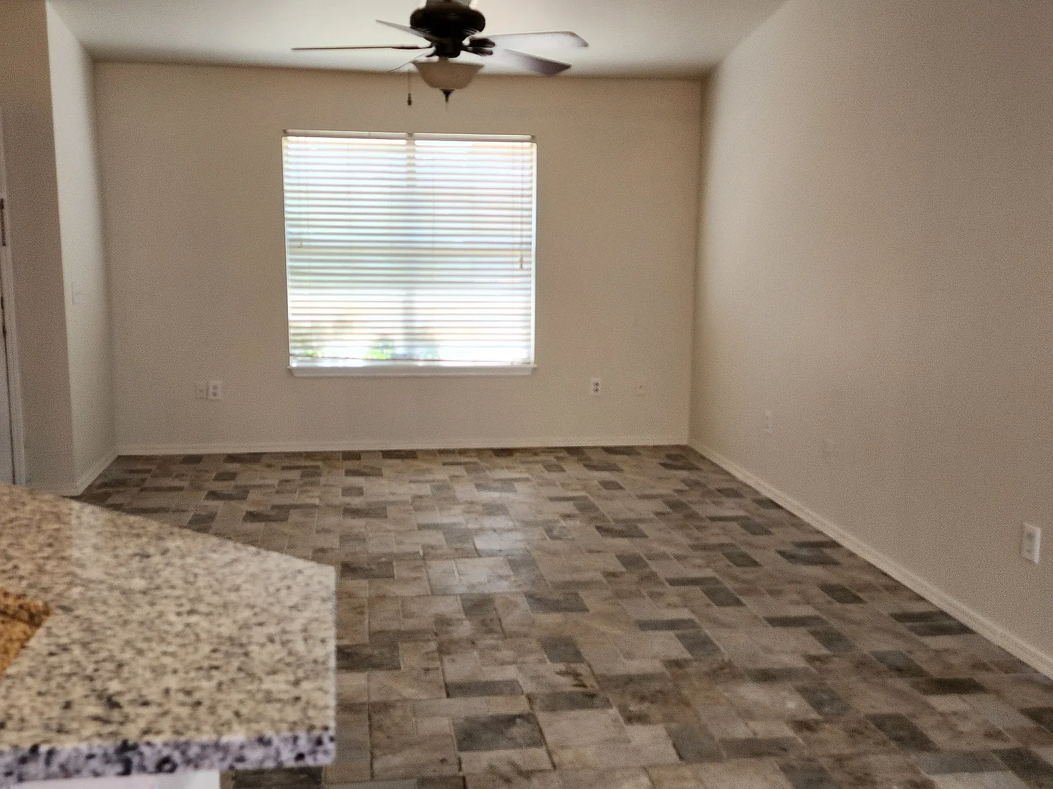 3 bed, 1168 sqft, $1,400 — Photo 3