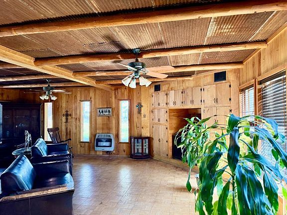 5th image of 574 Ridgewood Ln