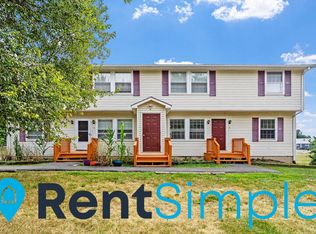 11 S Church St APT 3, Lovettsville, VA 20180