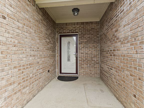 5th image of 317 Galahad Dr