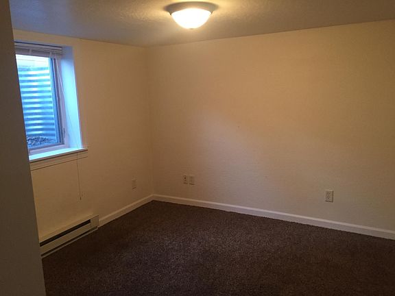 4th image of 616 Yellowstone Ave