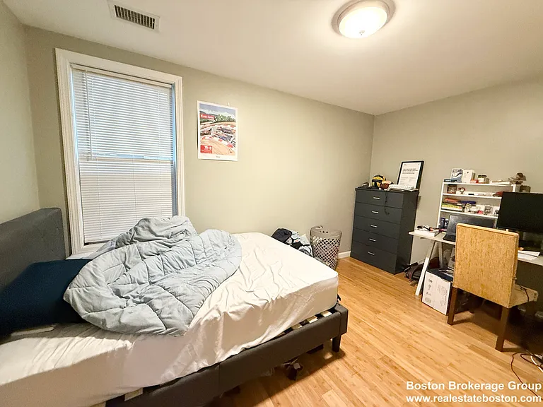110-112 Chester St #1 — Photo 7