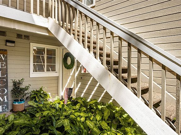 3rd image of 5846 Portsmouth Rd #281