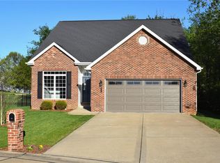 906 Oak Creek Ln, Waterloo, IL 62298