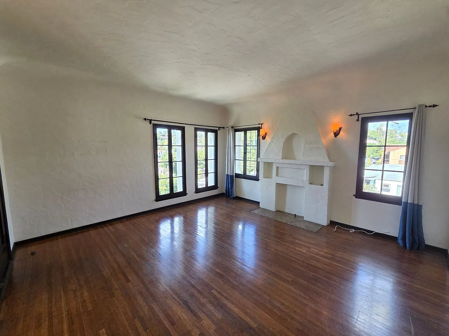 2916 Marathon St. — Photo 2