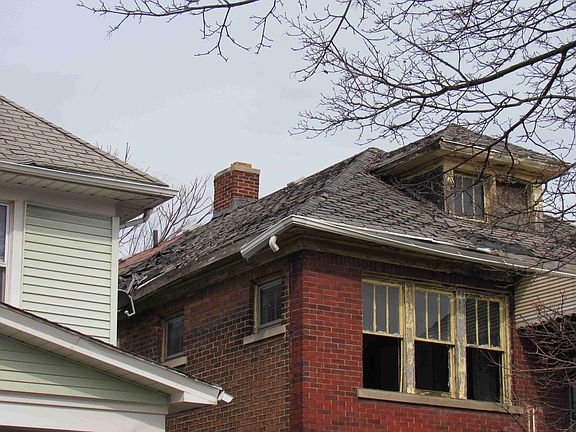 3272 W Euclid