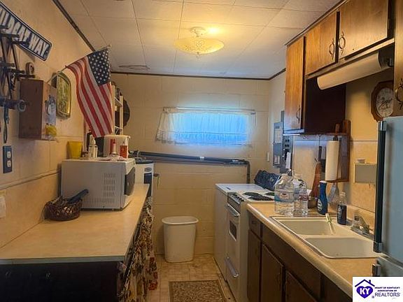 4th image of 549 Pine Ridge Ln