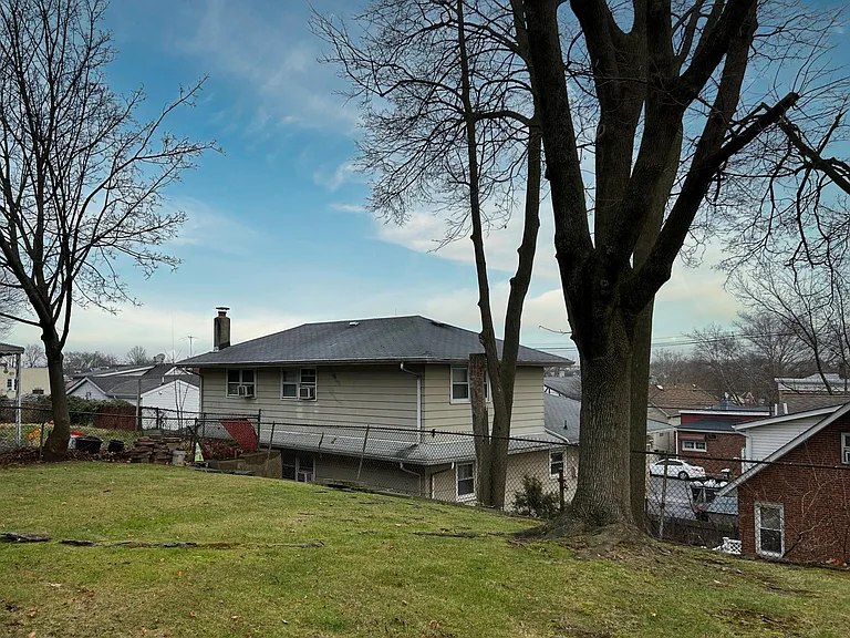 34 Burns Ave #1 — Photo 11