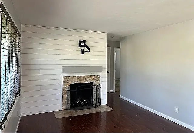 3 bed, 1322 sqft, $1,790 — Photo 2