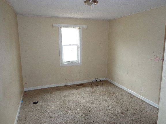 5th image of 113 Winget Cir
