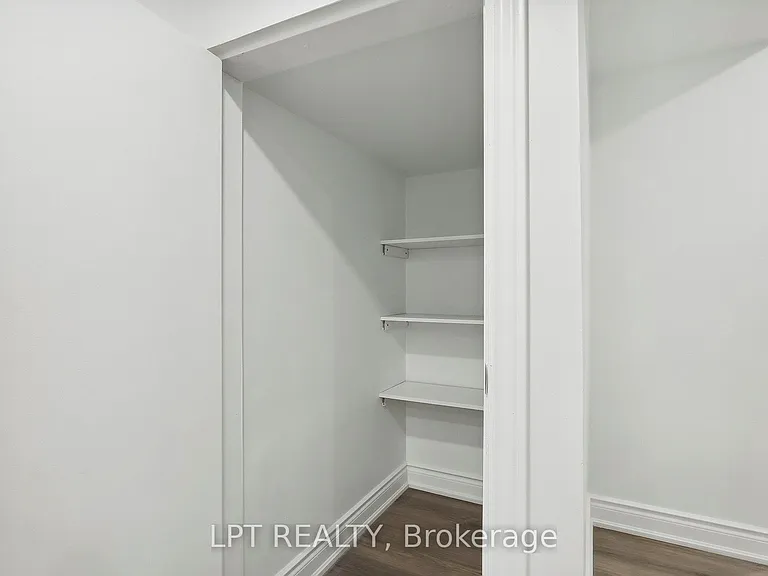 140 Springvalley Cres #LOWER — Photo 21