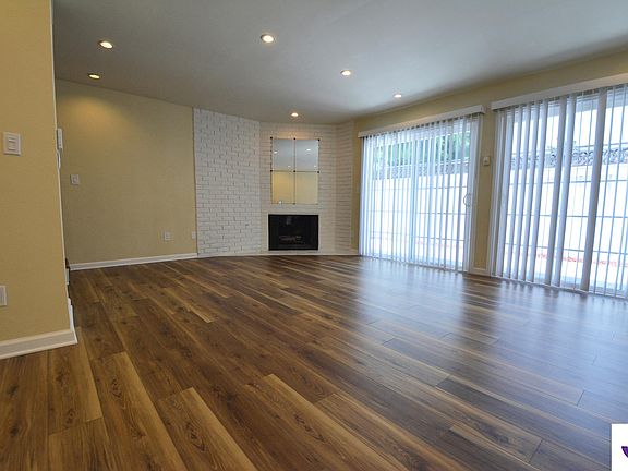 3rd image of 10807 Blix St Unit 1