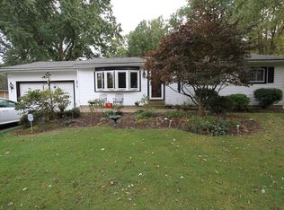 892 Riverside Dr, Painesville, OH 44077