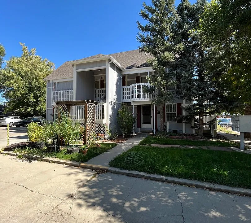 107 W Simpson