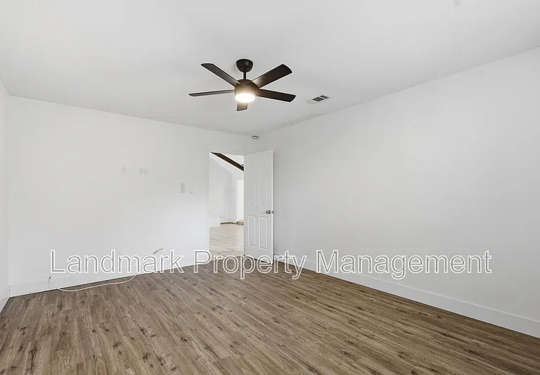 4349 Altamesa Blvd — Photo 12